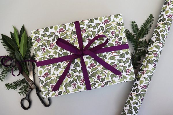 IVY CHRISTMAS WRAPPING PAPER Discount