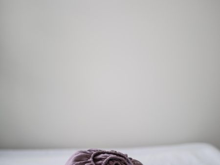 Linen fitted sheet in Dusty Lavender For Sale